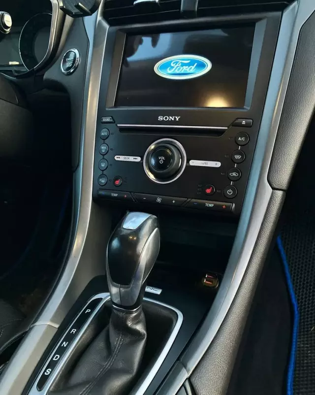 FORD Mondeo 2.0 TDCi Titanium PowerShift