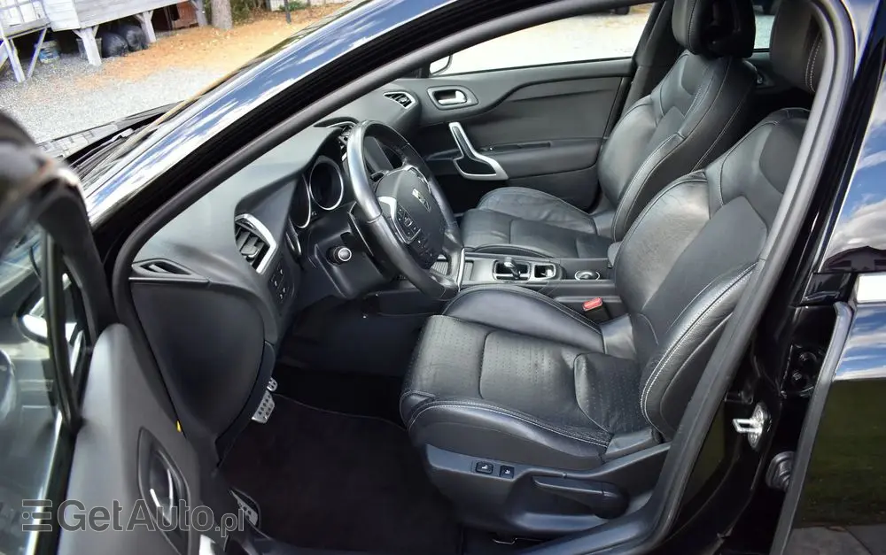 CITROËN DS4 E-HDi 110 EGS6 SoChic