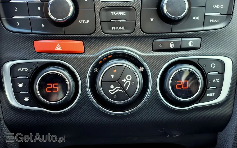 CITROËN DS4 E-HDi 110 EGS6 SoChic