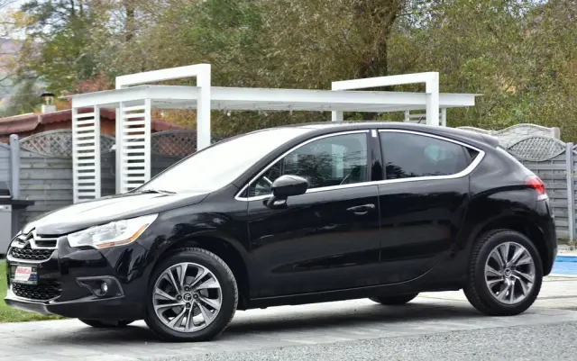 CITROËN DS4 E-HDi 110 EGS6 SoChic