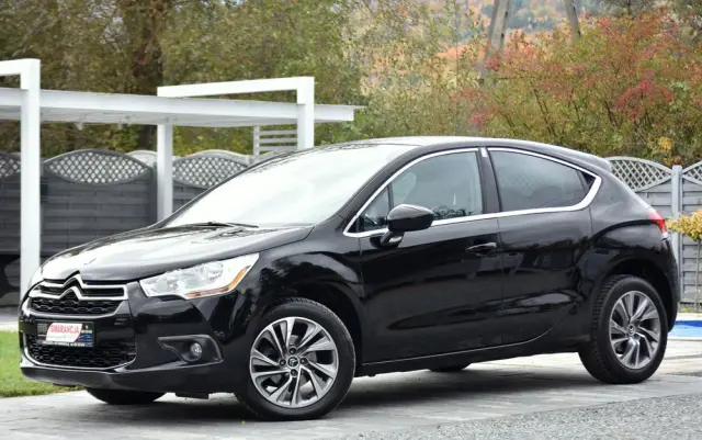 CITROËN DS4 E-HDi 110 EGS6 SoChic