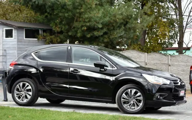 CITROËN DS4 E-HDi 110 EGS6 SoChic