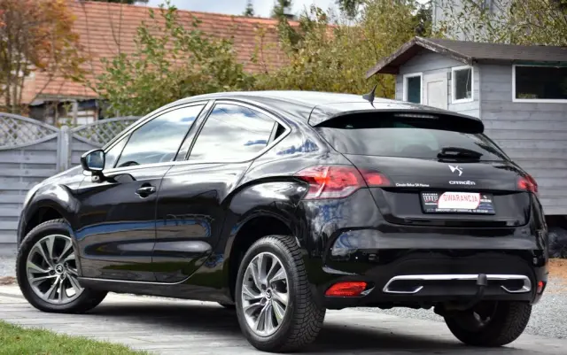 CITROËN DS4 E-HDi 110 EGS6 SoChic