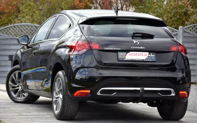 CITROËN DS4 E-HDi 110 EGS6 SoChic