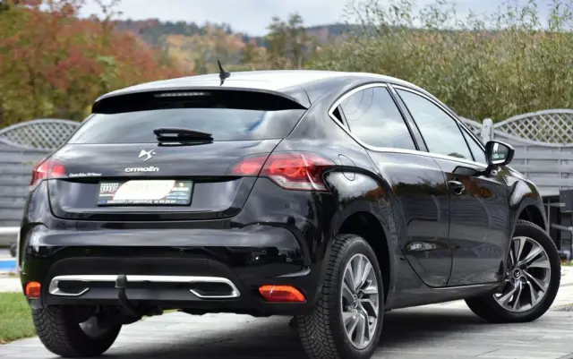 CITROËN DS4 E-HDi 110 EGS6 SoChic