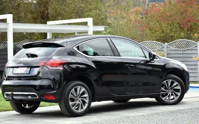CITROËN DS4 E-HDi 110 EGS6 SoChic