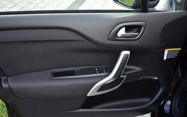 CITROËN DS4 E-HDi 110 EGS6 SoChic