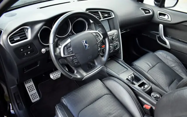 CITROËN DS4 E-HDi 110 EGS6 SoChic