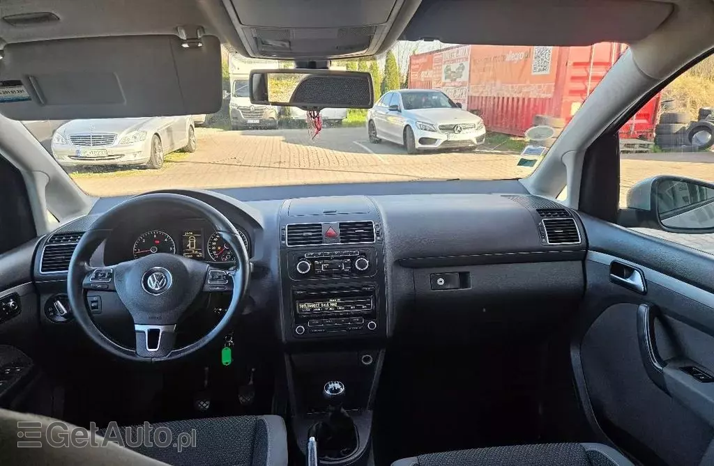 VOLKSWAGEN Touran 