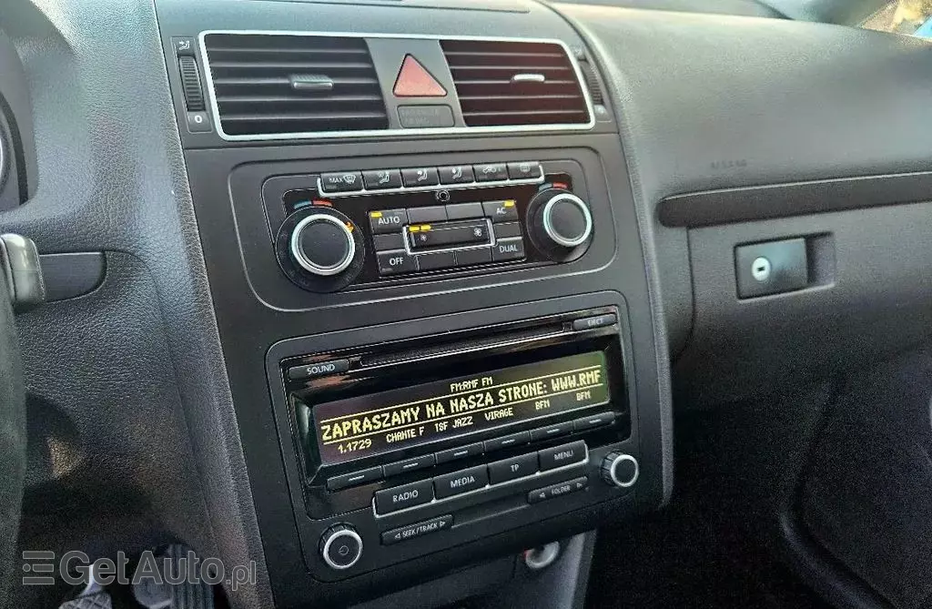 VOLKSWAGEN Touran 