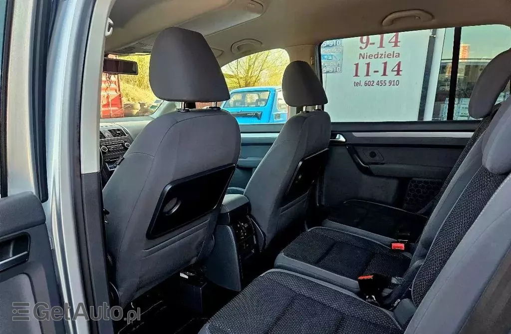VOLKSWAGEN Touran 