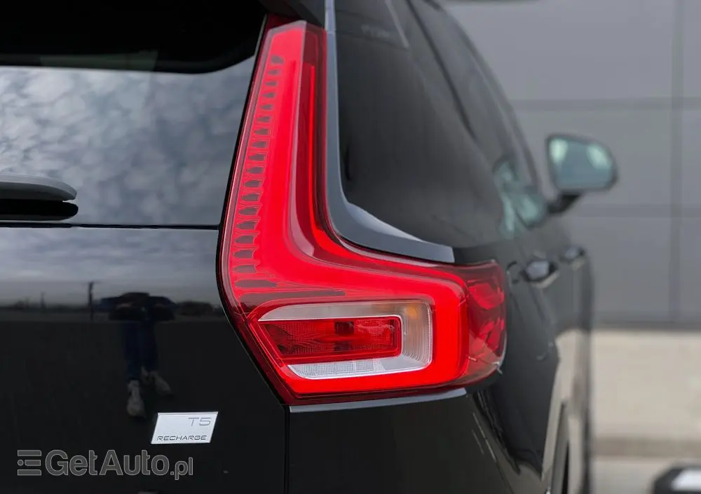 VOLVO XC 40 T5 Plug-In Hybrid R-Design