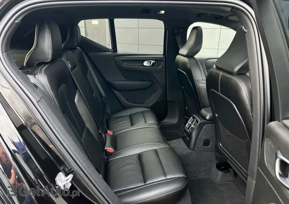 VOLVO XC 40 T5 Plug-In Hybrid R-Design