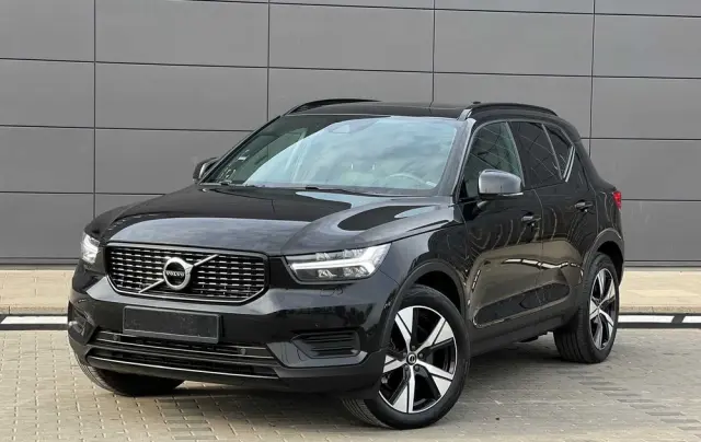 VOLVO XC 40 T5 Plug-In Hybrid R-Design