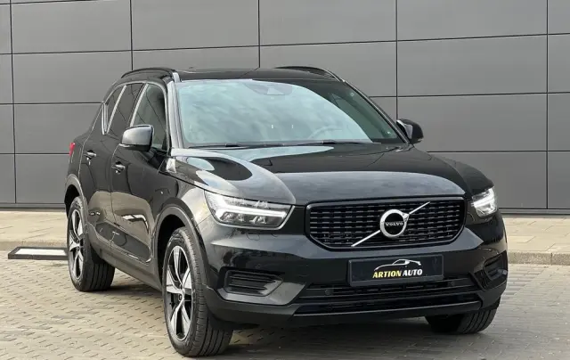 VOLVO XC 40 T5 Plug-In Hybrid R-Design