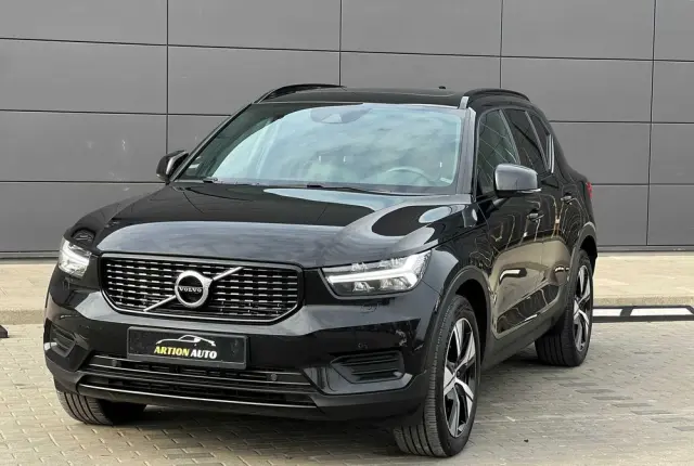 VOLVO XC 40 T5 Plug-In Hybrid R-Design