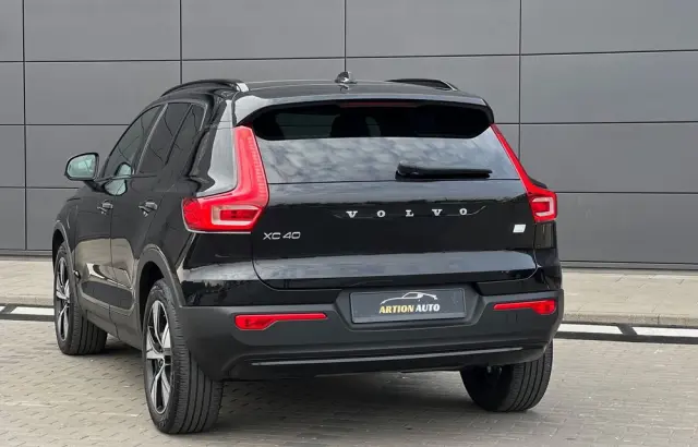 VOLVO XC 40 T5 Plug-In Hybrid R-Design