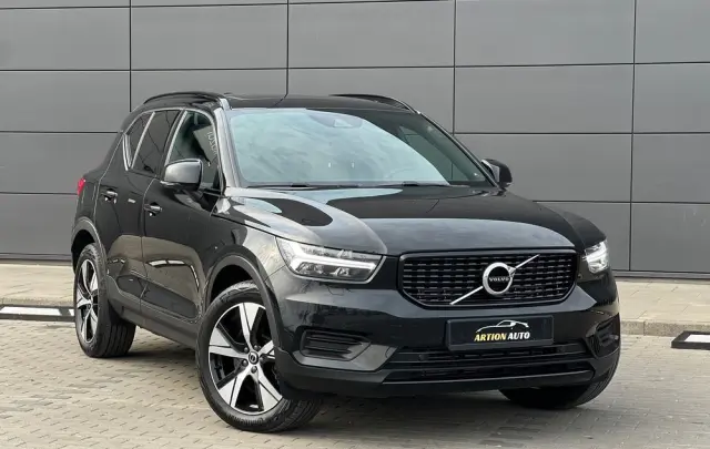 VOLVO XC 40 T5 Plug-In Hybrid R-Design