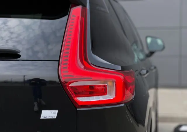 VOLVO XC 40 T5 Plug-In Hybrid R-Design