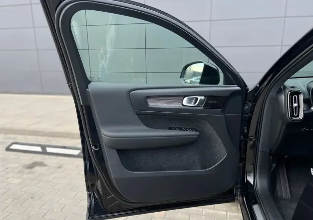VOLVO XC 40 T5 Plug-In Hybrid R-Design