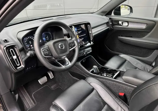 VOLVO XC 40 T5 Plug-In Hybrid R-Design