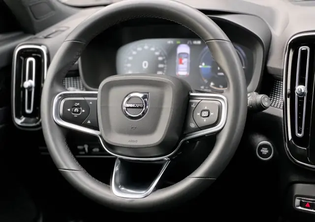 VOLVO XC 40 T5 Plug-In Hybrid R-Design