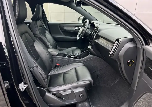 VOLVO XC 40 T5 Plug-In Hybrid R-Design