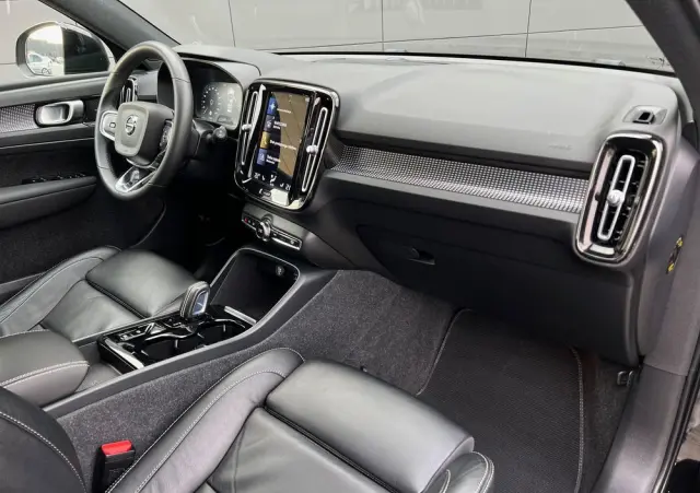 VOLVO XC 40 T5 Plug-In Hybrid R-Design