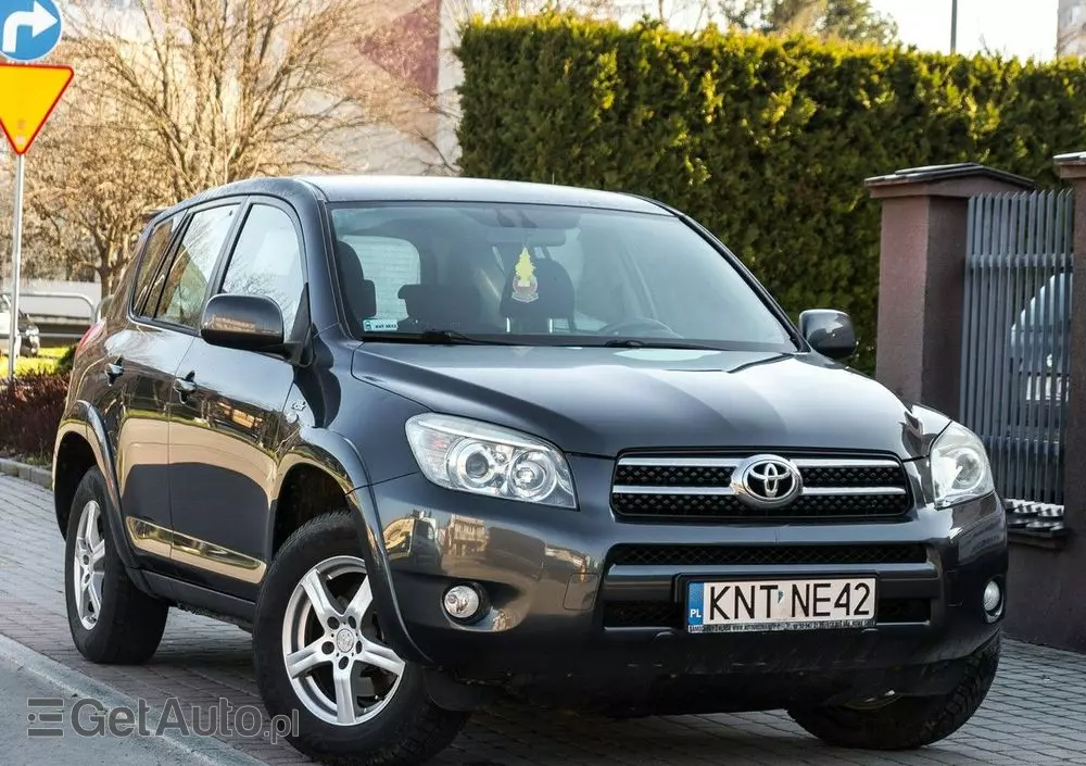 TOYOTA RAV4 