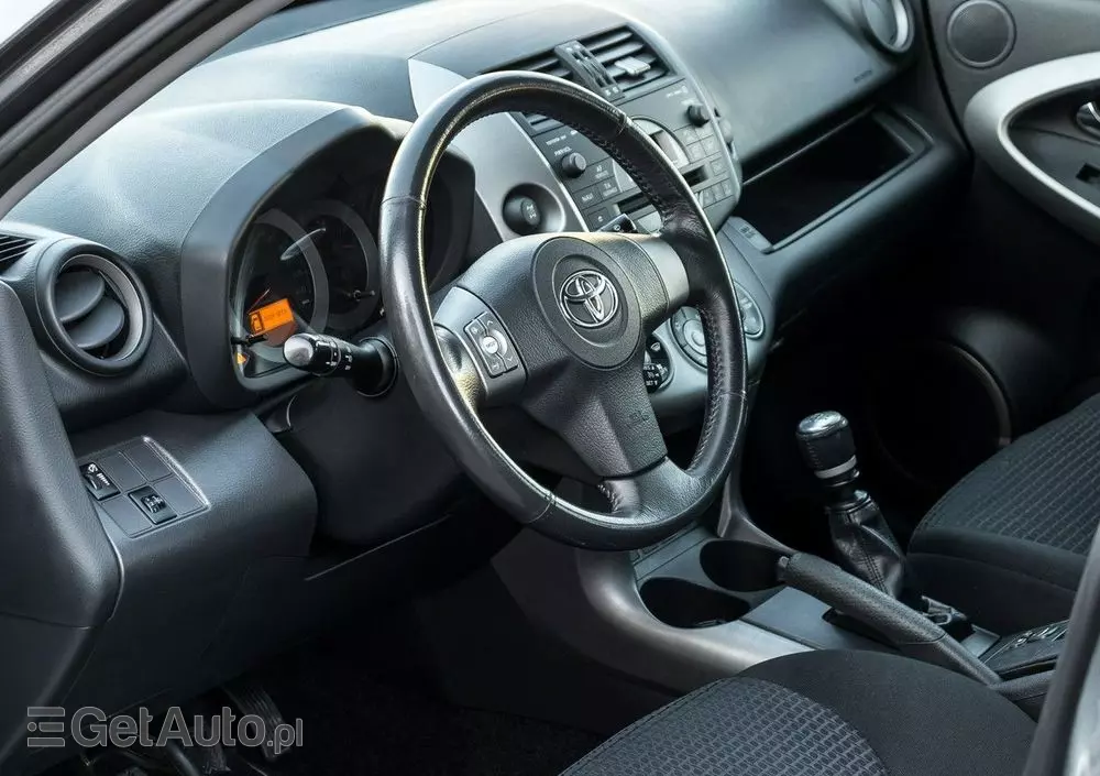 TOYOTA RAV4 