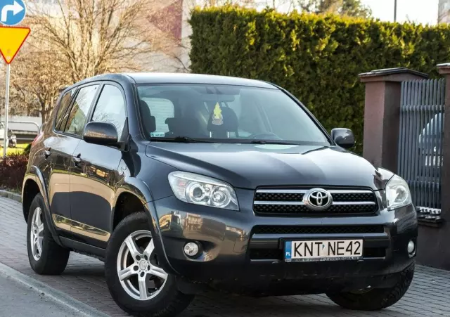 TOYOTA RAV4 
