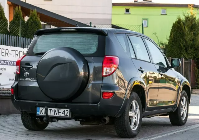 TOYOTA RAV4 