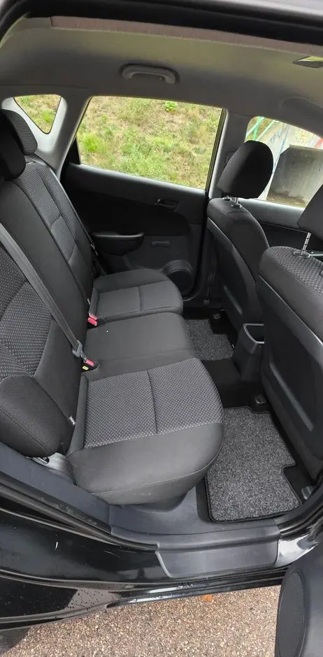 HYUNDAI I30 1.4 Base +