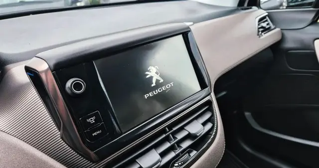 PEUGEOT 2008 1.6 VTi Allure