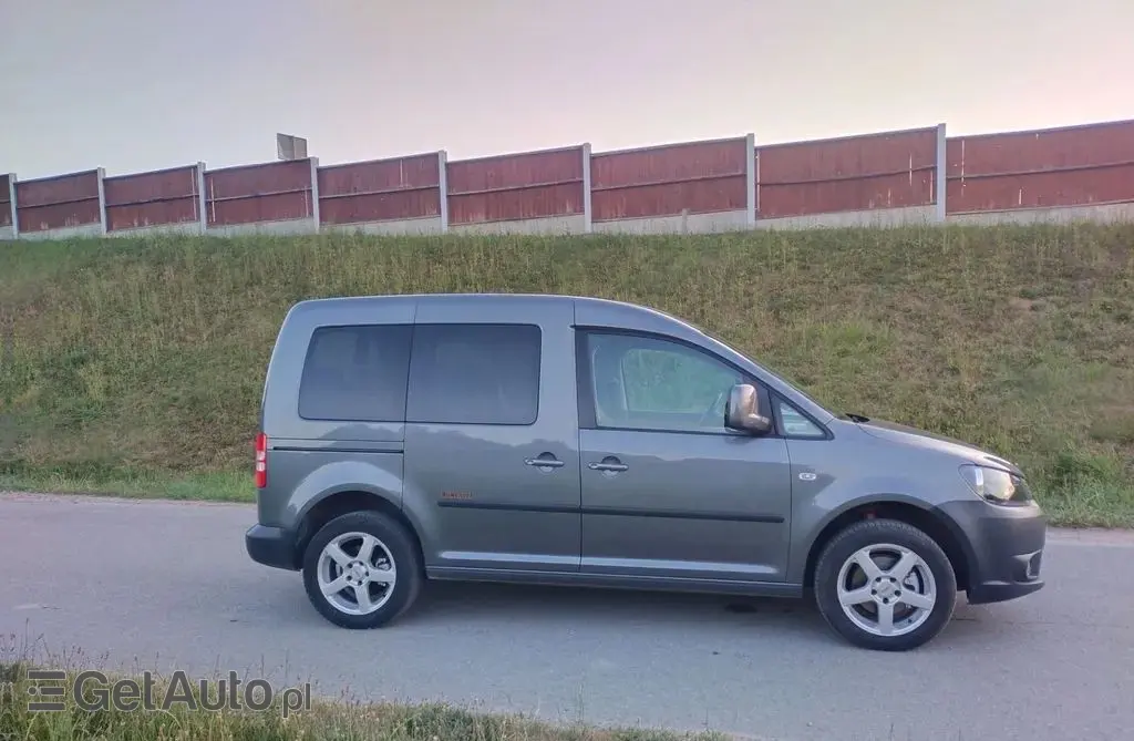 VOLKSWAGEN Caddy 