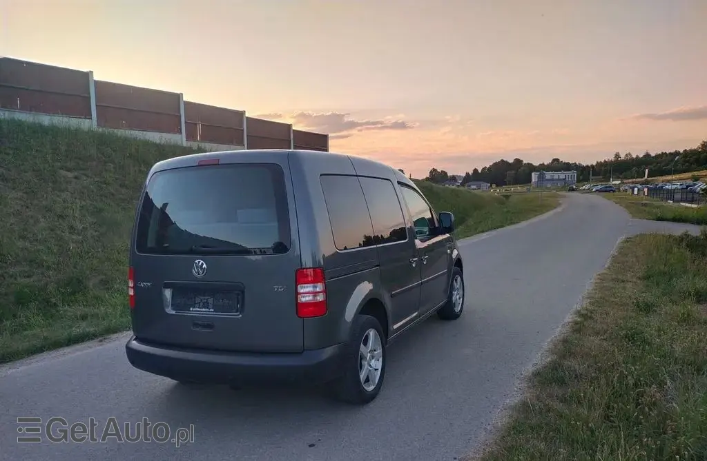 VOLKSWAGEN Caddy 