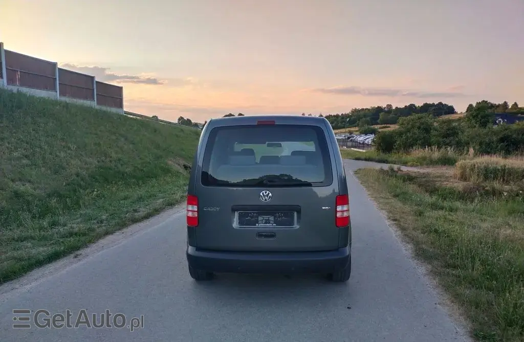 VOLKSWAGEN Caddy 