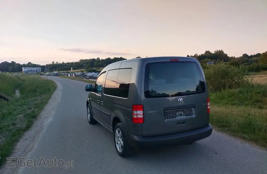 VOLKSWAGEN Caddy 