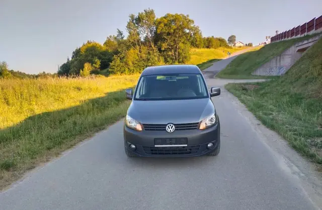 VOLKSWAGEN Caddy 