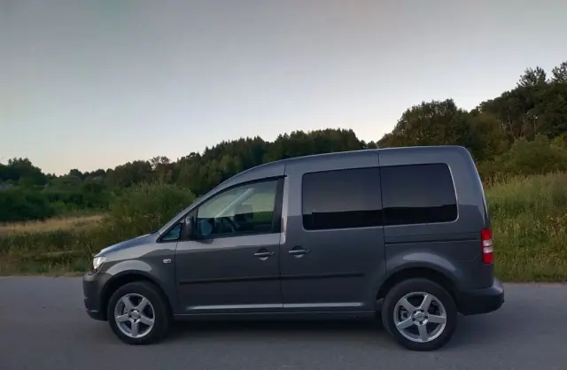 VOLKSWAGEN Caddy 
