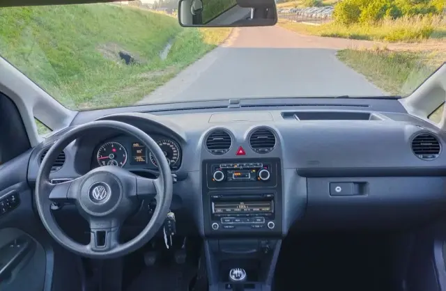 VOLKSWAGEN Caddy 