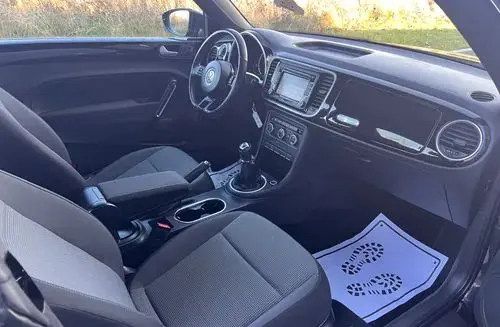 VOLKSWAGEN Beetle 