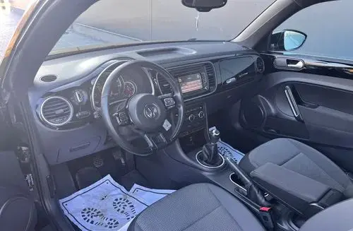 VOLKSWAGEN Beetle 