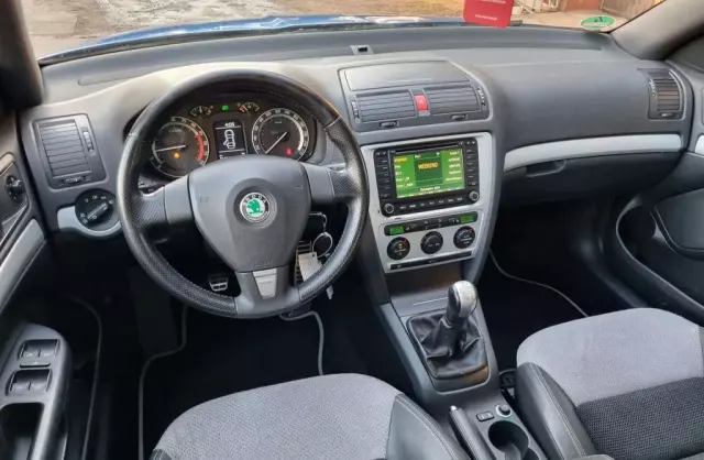 SKODA Octavia 