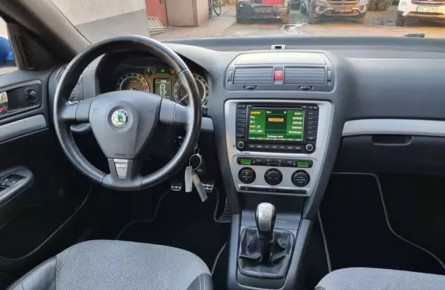 SKODA Octavia 