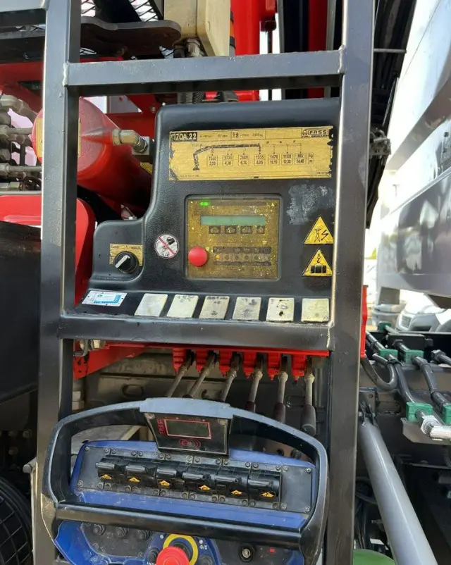 RENAULT Kerax 26.390 6x4 Mocny HDS FASSI F170 Sterowanie Radiowe 