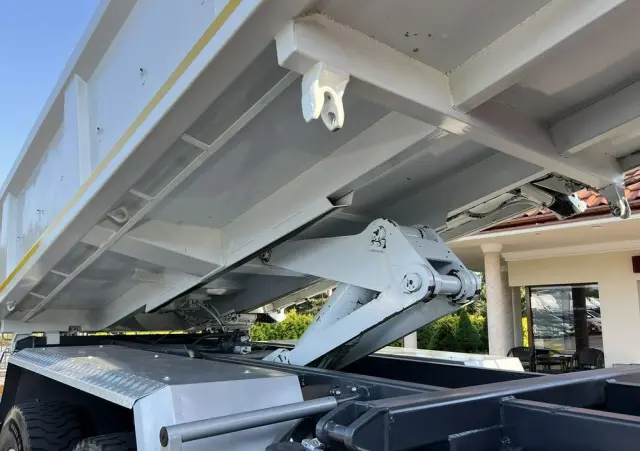 RENAULT Kerax 26.390 6x4 Mocny HDS FASSI F170 Sterowanie Radiowe 