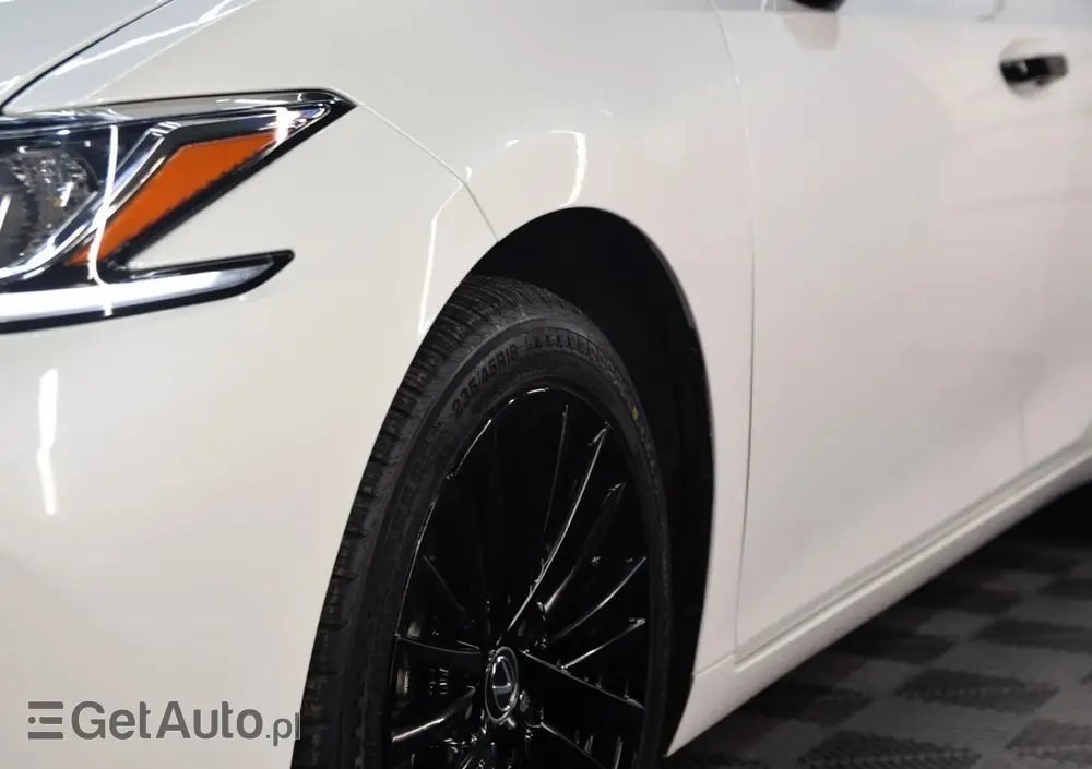 LEXUS ES 300h Business Line