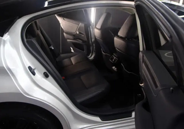 LEXUS ES 300h Business Line