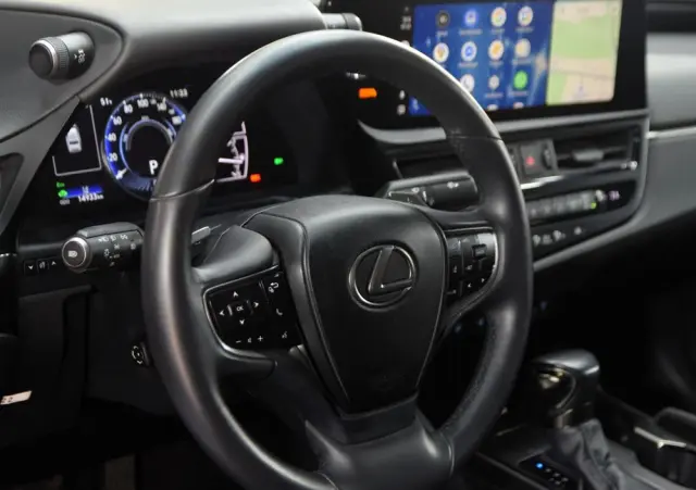 LEXUS ES 300h Business Line